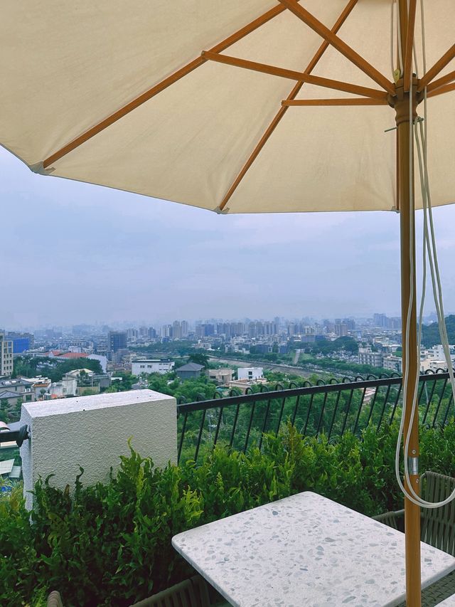 《台中》俯瞰整個大坑的風景 絕美約會景觀餐廳-眺高 STAY WITH MOUNTAIN