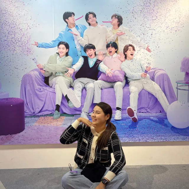 I purple @bts pop-up space of bts💜