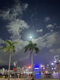 Enjoy Avenue of Stars and full moon