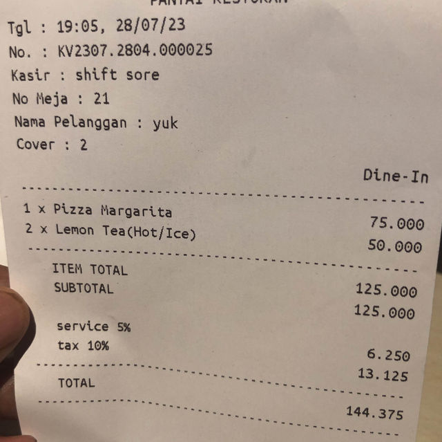 為了美麗的夕陽，所有等待都值得。在Pantai Restaurant ，別急著吃飯！