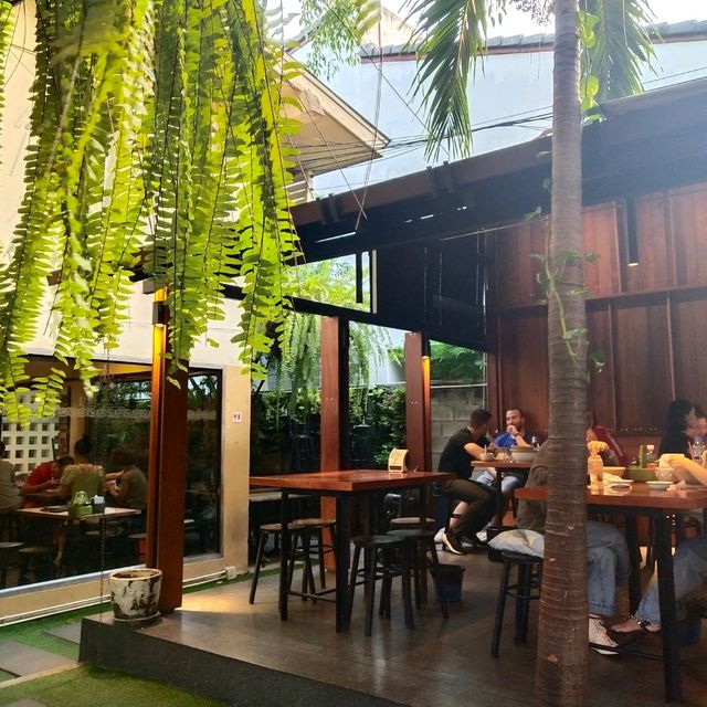 ร้านดังเชียงใหม่...ข้าวซอยนิมมานต์