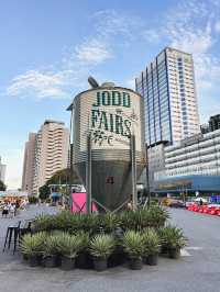 Jodd Fairs DanNeramit