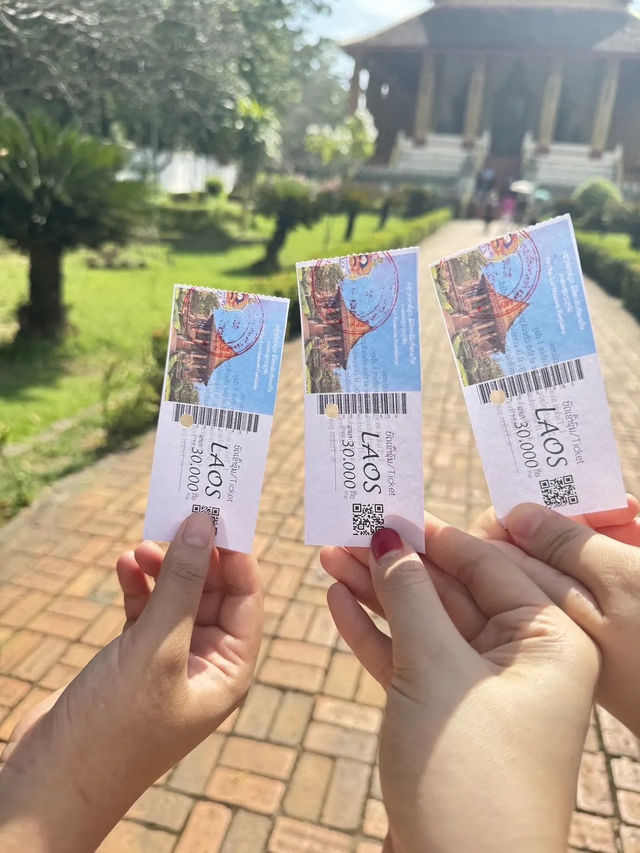 ປະຕູໄຊ & ຫໍພຣະແກ້ວ 📍เวียงจันทน์ ประเทศลาว