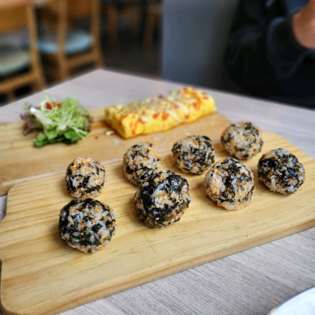 誠意餐廳一嚐多種韓料