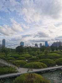 ถ่ายรูป  เช็คอินที่สวนเบญจกิติ 