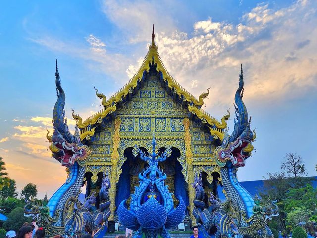 วัดร่องเสือเต้น Blue Temple 🙏🏻