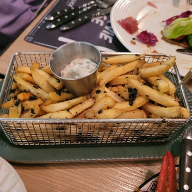 特色法式小酒館