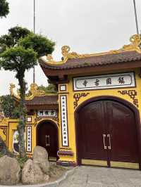 【ハノイ】最古の仏教寺院を見学。