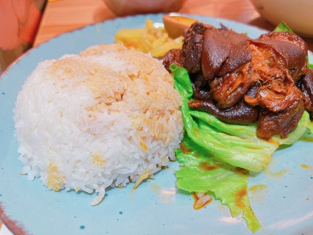 咁耐無去泰國旅行，突然好想食船麵，上網搵，好多人都推介呢間阿叔泰麵，一於放工約埋同事一齊去試吓先～