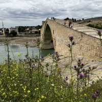 12世紀の優雅な石橋 マラバディ橋