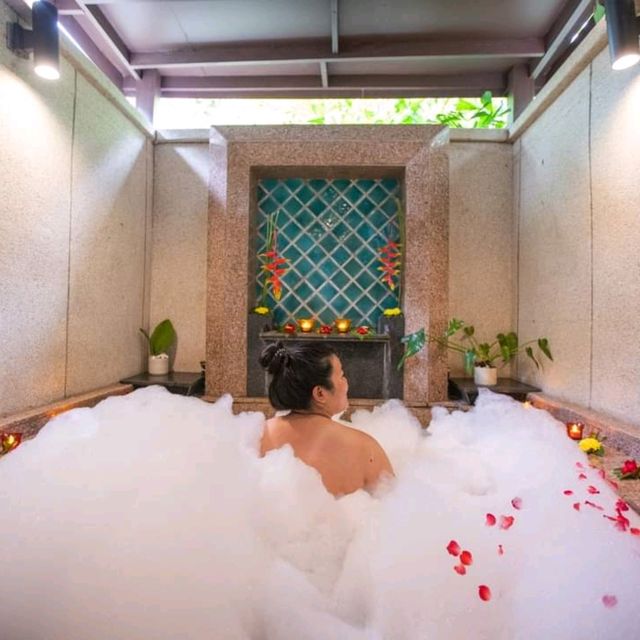 รีสอร์ทหรู5ดาว บรรยากาศดีติดทะเลภูเก็ต