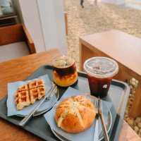 qoofe.cafe คาเฟ่ทูโทน สไตล์เกาหลี | สระบุรี