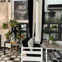 Woo Cafe Art and Gallery 