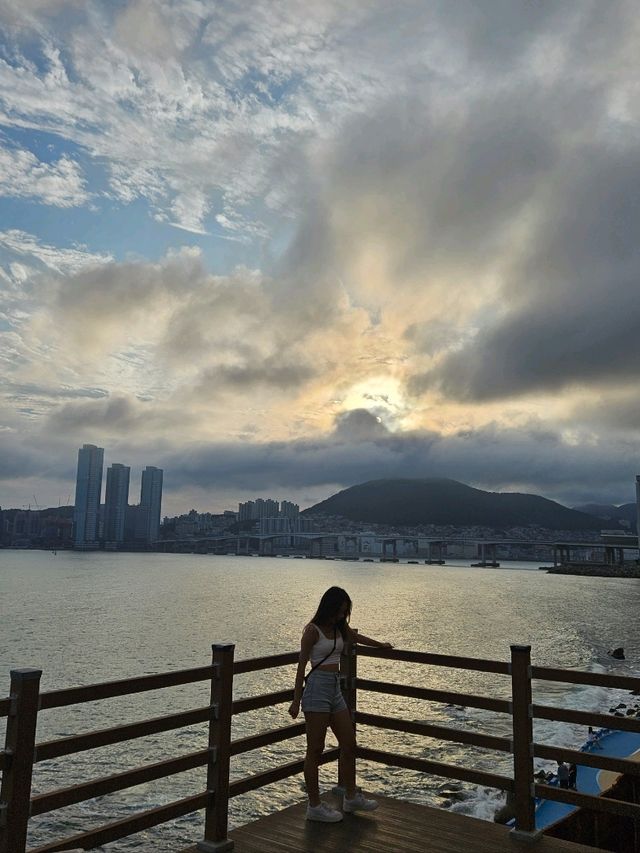 靠近海邊的小村落，白淺灘文化村，釜山