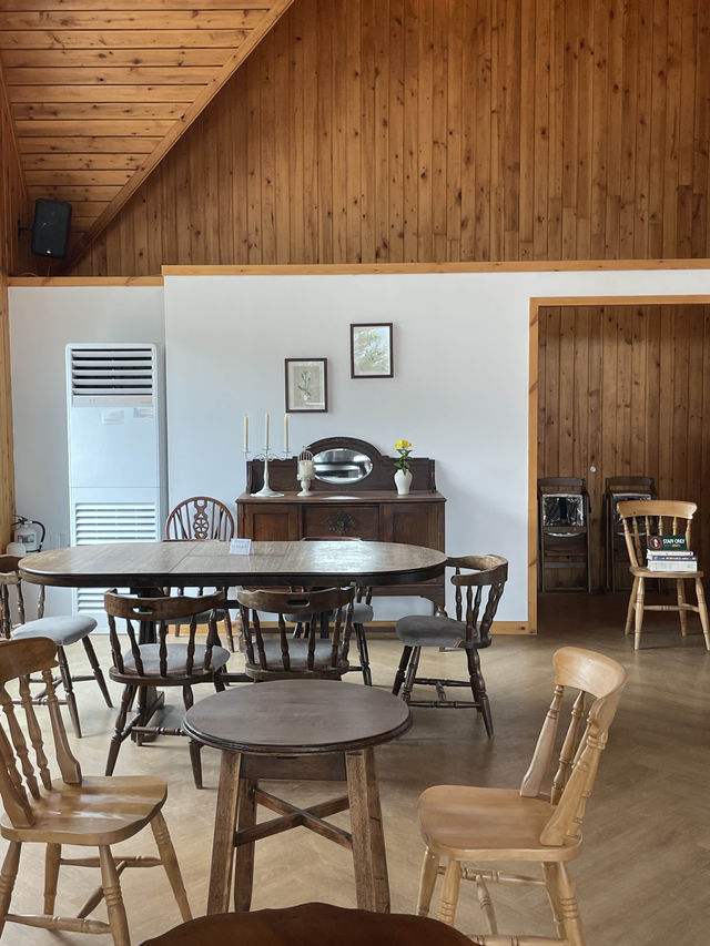 유럽산장같은 초록색지붕 우드하우스와 꽃밭정원 🏡