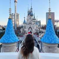 Lotte World in Winter: where Christmas dreams come true! 🎄