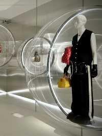 นิทรรศการประวัติศาสตร์แห่งความหรูหรา Louis Vuitton