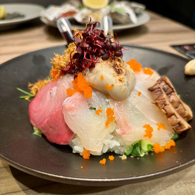 【大阪・梅田】卓上グリルで牡蠣や旬の魚介を楽しめる「8TH SEA OYSTER Bar & Grill ルクア大阪店」