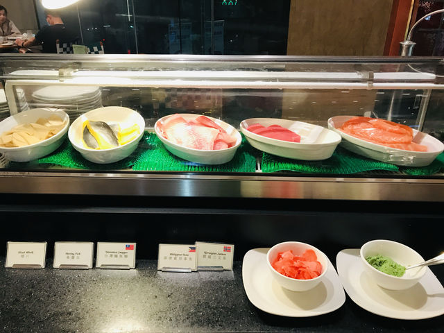 伏唔伏？$1,600假日市區2人海景房+自助晚餐+早餐😝