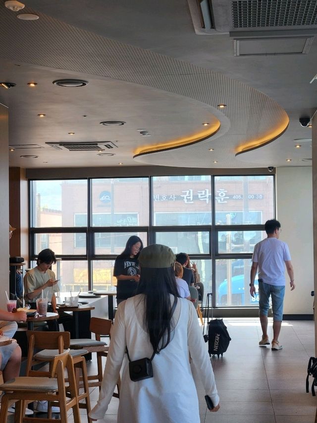 영도대교뷰와 부산대교뷰를 한번에, 영도대교 스타벅스