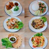 ร้านใส่นม ระยอง มีอาหารคาวและขนมหวาน แนะนำเลย