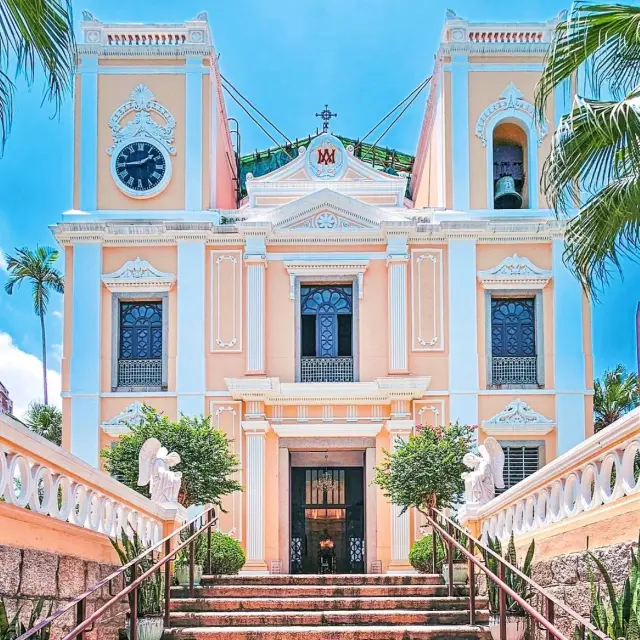 Visit St Lawrence Church