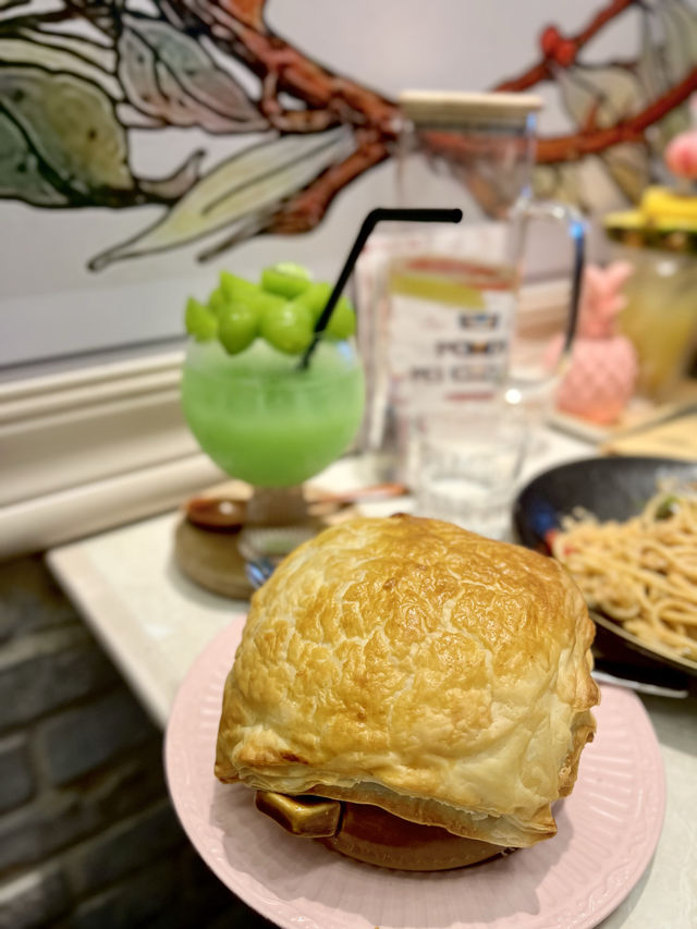 必食打卡巨型旋轉木馬梳乎厘班戟🎠🎪🥞
