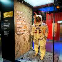 Visit the US Air & Space Museum