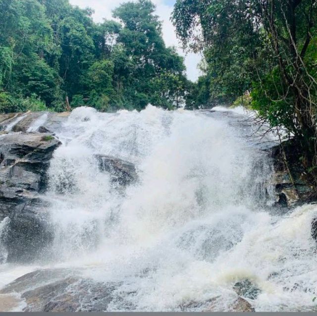 นาข้าวขั้นบันได แม่กลางหลวง