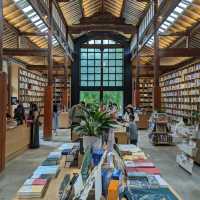 Book Lovers Rejoice in This Cute Bookstore in Shaxi