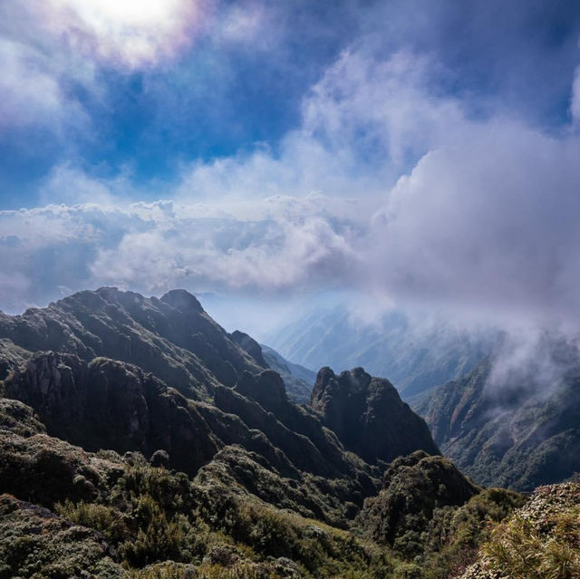 นั่งกระเช้าลอยฟ้า เที่ยวชมยอดเขาฟานซีปัน⛰️