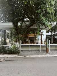 The House Tur Cafe Bandung