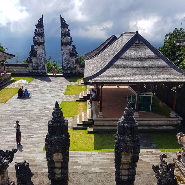 🇮🇩 Solo Adventure to Heaven’s Gate: Embrace the Journey