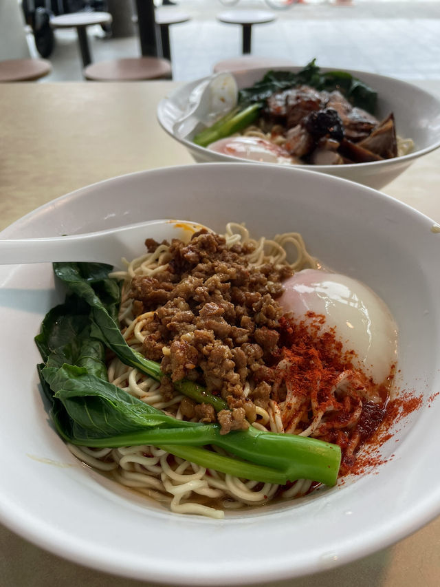 🇸🇬 Lye Bo Toss Noodle 🍜 
