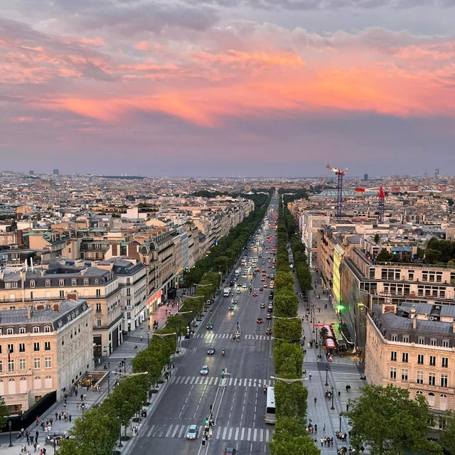 Sun-Kissed Splendor: Arc de Triomphe's Twilight Majesty