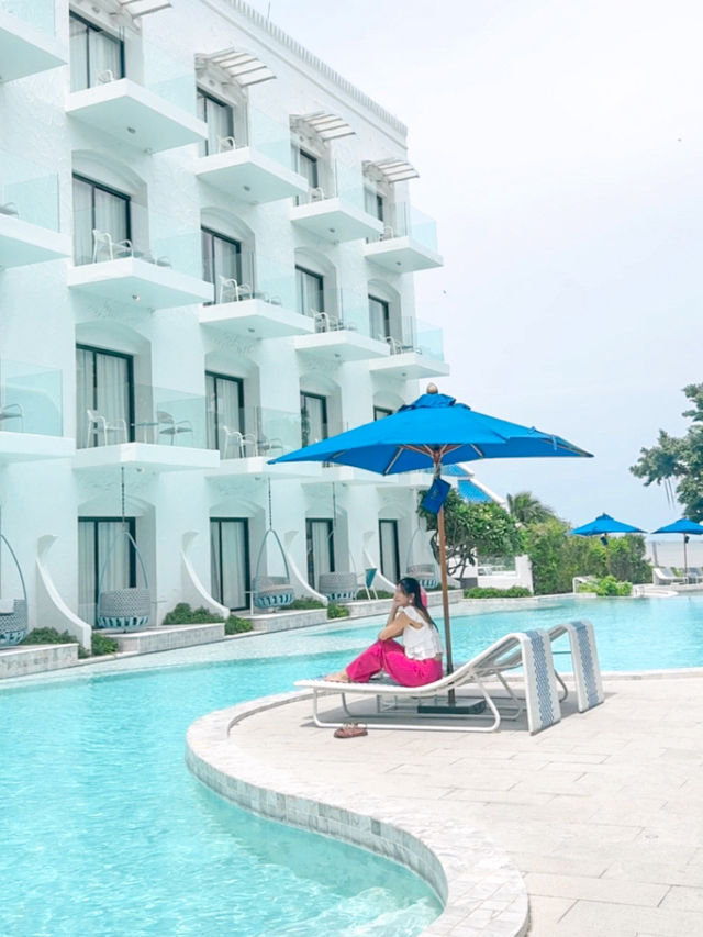 ที่พักติดทะเลพัทยา บรรยากาศซานโตรินี่ 🏖️