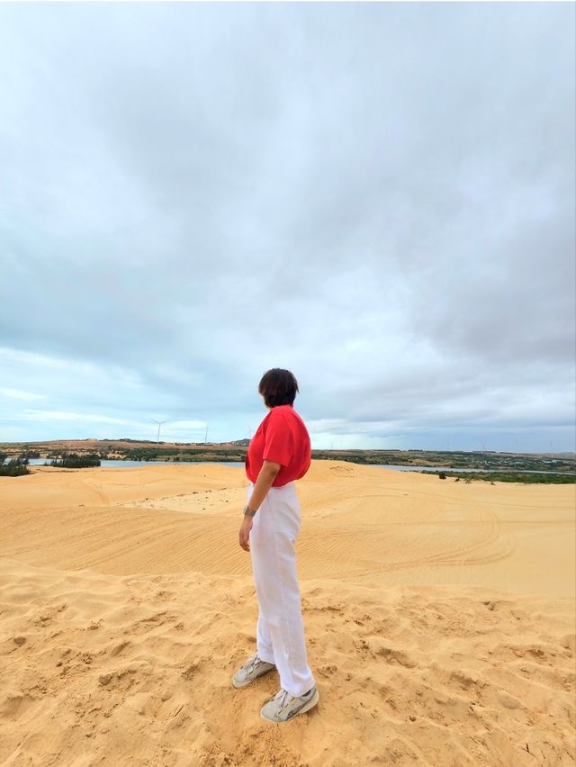 White Sand Dunes: ทะเลทรายขาวแห่งเวียดนาม 🏜