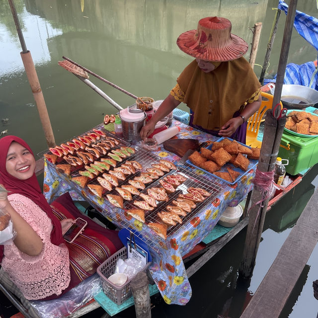 Enjoying street foods in Hatyai 🇹🇭☀️