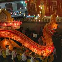 เที่ยวงานประเพณีไหลเรือไฟ หลวงพระบาง