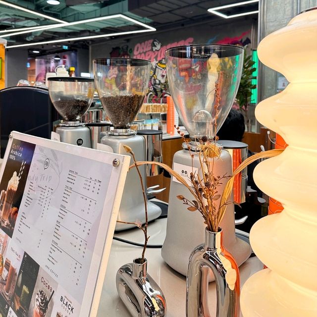 📌 MAMA CAFE