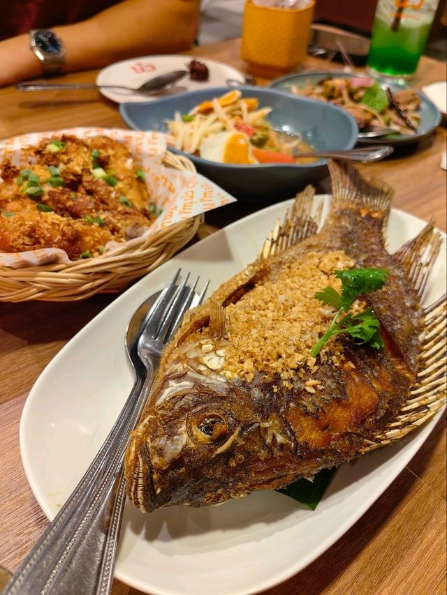 SomTamNua Restaurant, Popular Among Locals and Tourists in Bangkok