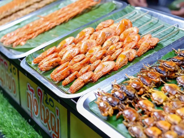 ถนนคนเดินเชียงคาน ศูนย์รวมของอร่อยที่ห้ามพลาด!!
