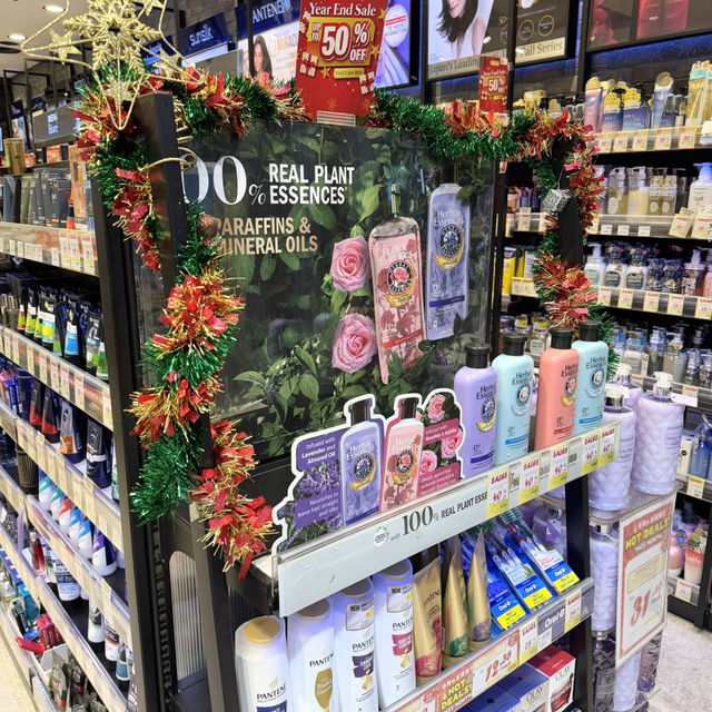 Discover the Magic of Christmas at Aeon Wellness ✨