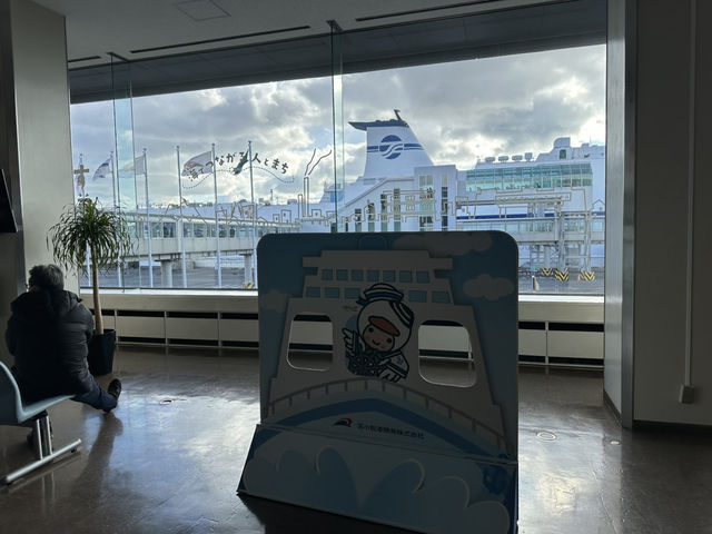 北海道苫小牧。3つのフェリー会社のターミナル『苫小牧西港フェリーターミナル』
