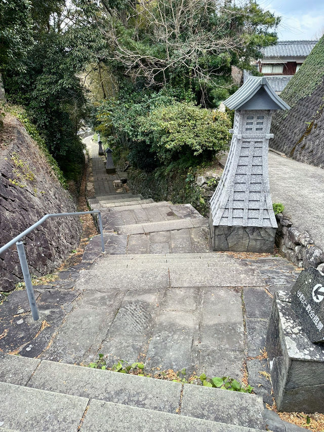 【寺院と教会の見える風景】