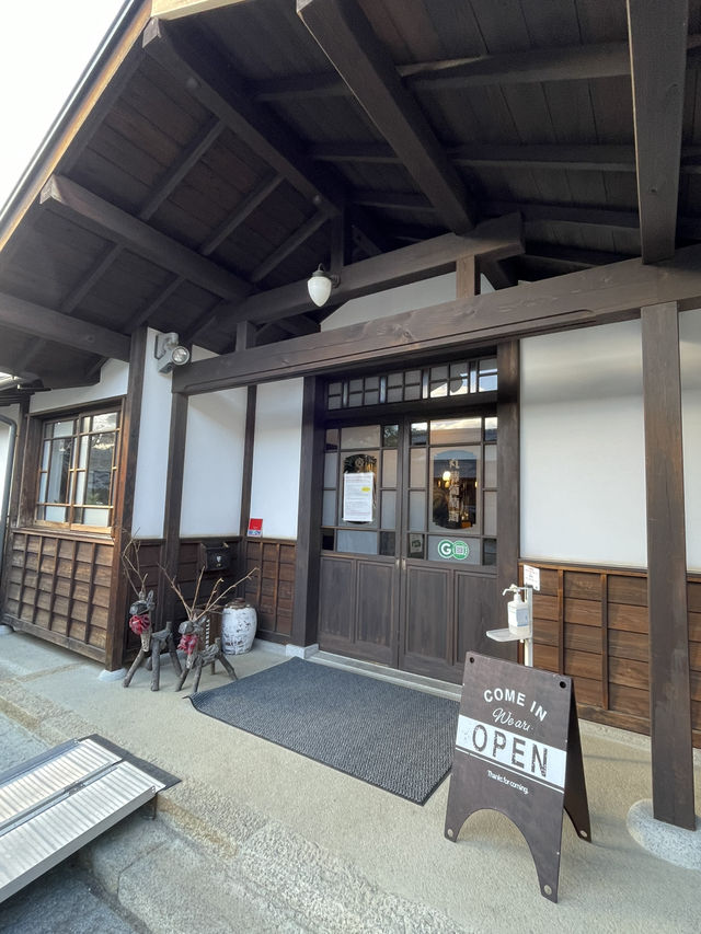 【山梨 冬の日帰り旅】  古民家風の老舗ワイナリー ティスティング、工場見学あり