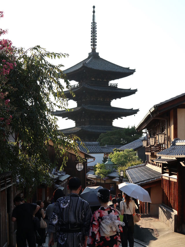 Sannenzaka: A Charming Stroll Through Kyoto’s Past