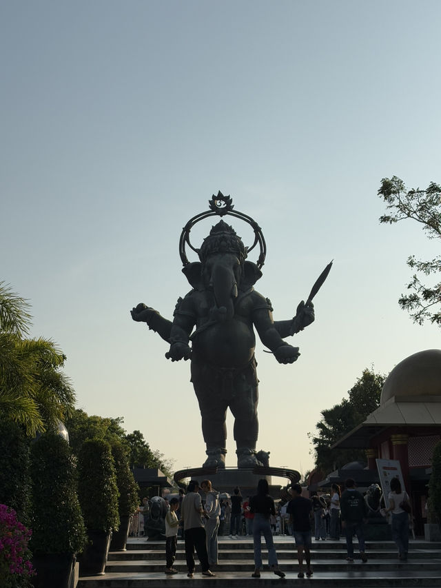 ขอพรความสำเร็จ พระพิฆเนศองค์ยืน ฉะเชิงเทรา