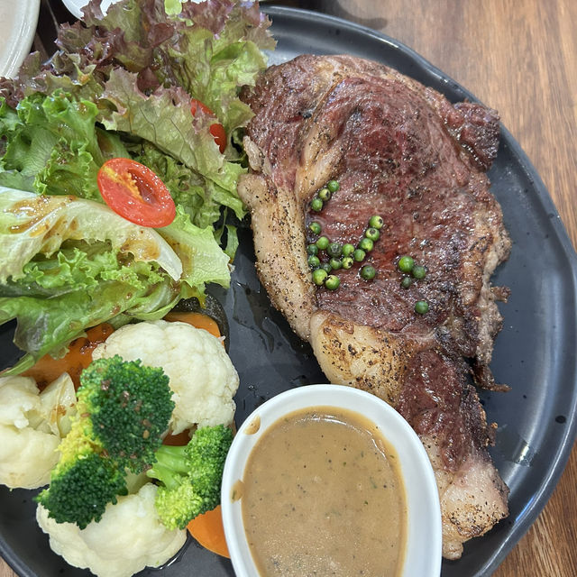 เอ๋ & เอก ร้านสเต็กชื่อดังที่สุดในพัทยา