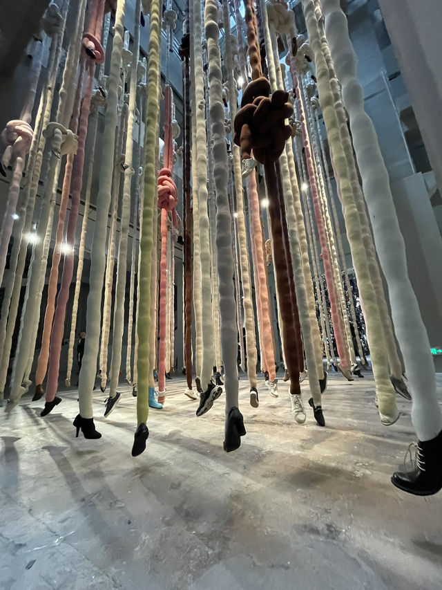 🇨🇳 A Glimpse into the Avant-Garde: Exploring the Power Station of Art